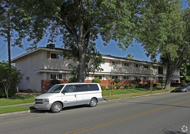 Primary Photo - Crestview Apartments