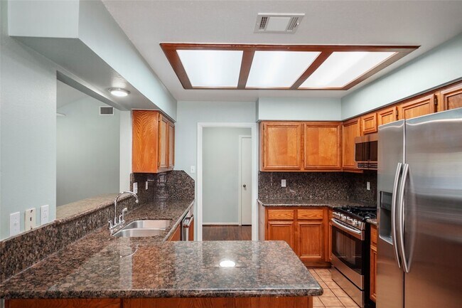 Building Photo - 17206 Park Lodge Dr