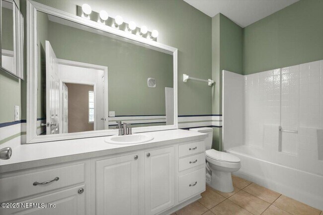 Building Photo - 7990 Baymeadows Cir E