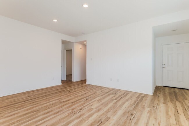 Building Photo - 11127 N Lake Mist Ln