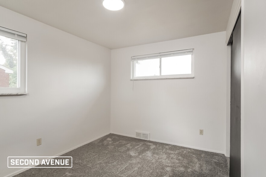 Building Photo - 716 Bittersweet Rd