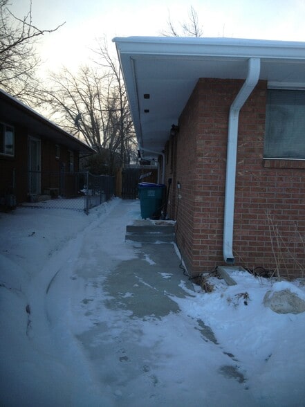 Building Photo - 1105 Hays St