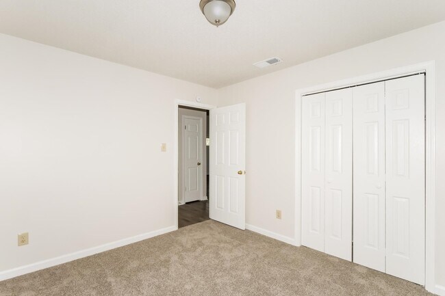 Building Photo - 2813 Arbor Lane Cove