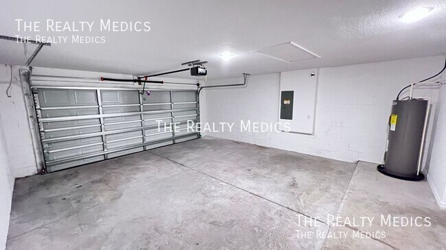 Building Photo - 6375 SW 144th St Rd