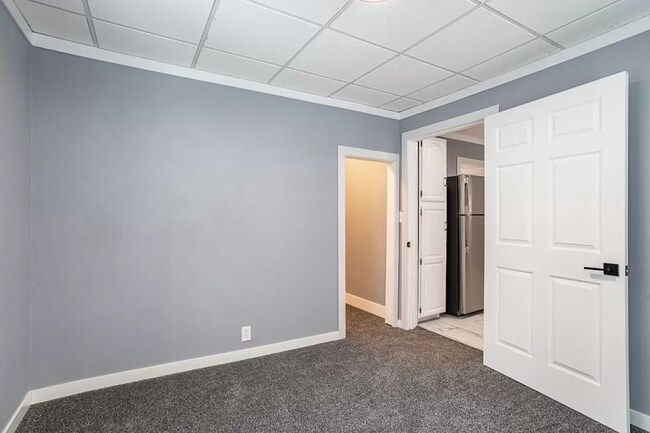 Building Photo - 801 Lake View Dr