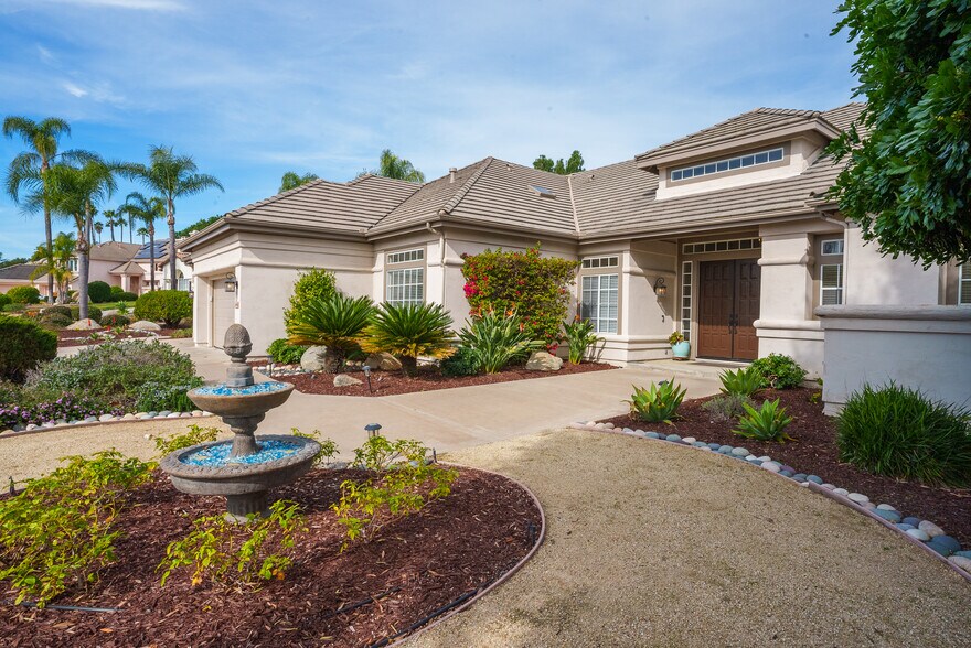 Entry - 16880 Saint James Dr