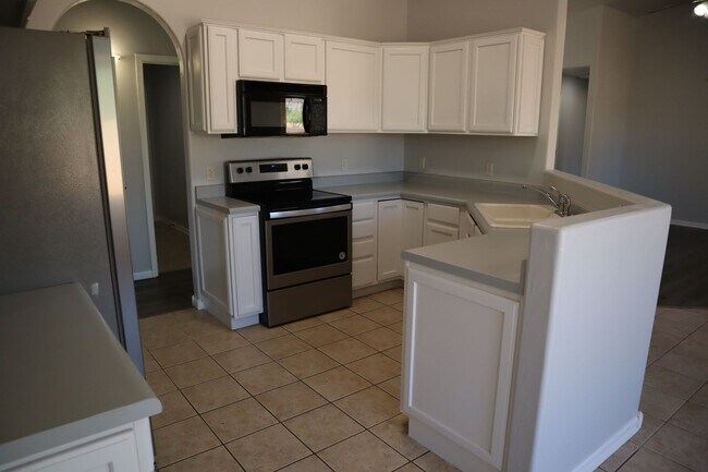 Building Photo - Livable, Lovable, & Available!