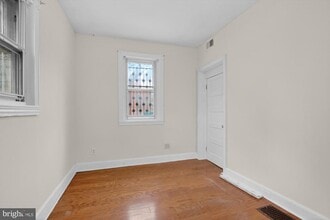 Building Photo - 3512 Lancaster Ave