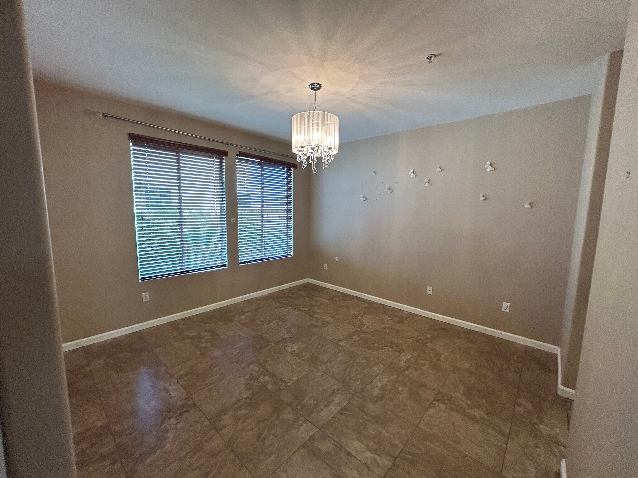 Building Photo - 6605 N 93rd Ave