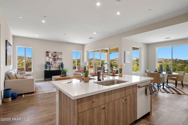 Building Photo - 1340 Rockwood Dr