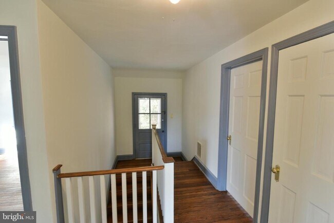 Building Photo - 1310 Creek Rd