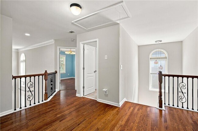 Building Photo - 3135 Carrick Rd