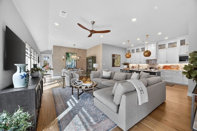 Building Photo - 3944 Grayson Ln