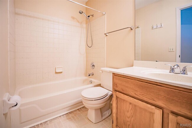 Building Photo - 3309 Lower Lakes Estates Dr