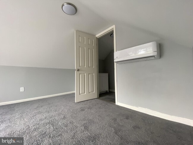 Building Photo - 2605 Maple Ave