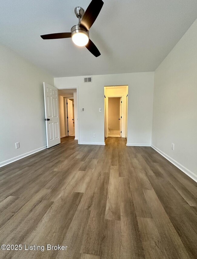Building Photo - 716 Highwood Dr