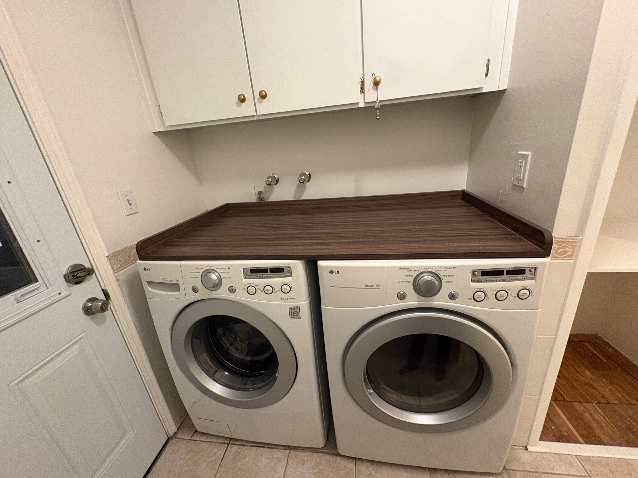 Building Photo - 4192 Denker Dr