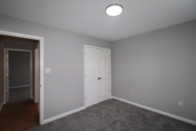 Building Photo - 125 Christopher Dr