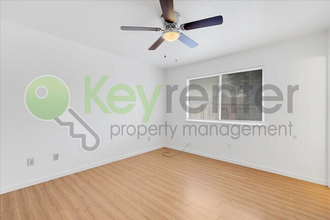 Building Photo - 10 Dempster Ct