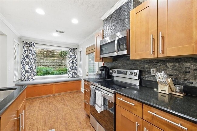 Building Photo - 13 Normandy Ct