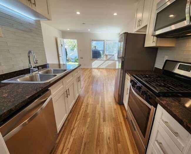 Building Photo - 12219 Ocean Park Blvd