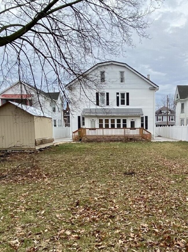 Building Photo - 211-213 Montgomery Avenue