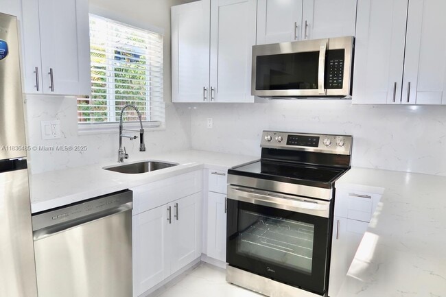 Primary Photo - 110 SW 20th Ave