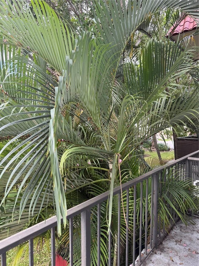 Building Photo - 6705 N Kendall Dr