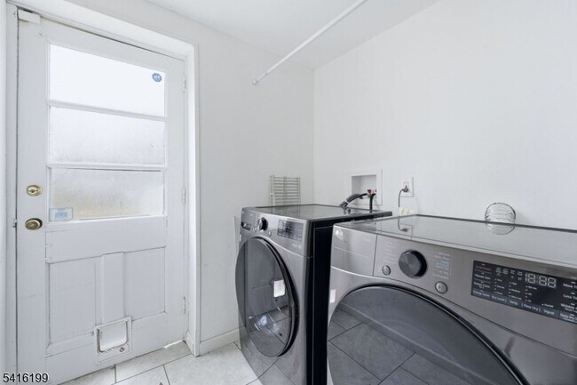 Building Photo - 30 Arden Rd