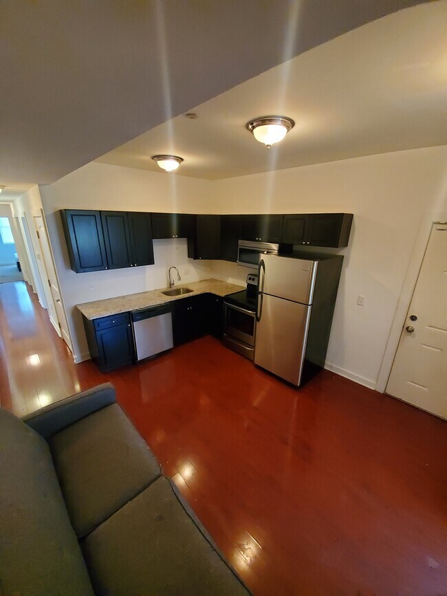 Building Photo - 1544 N Willington St