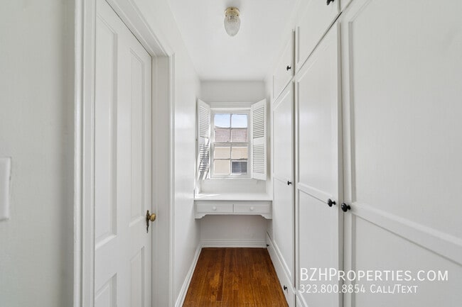 Building Photo - 1284 S Beverly Glen Blvd