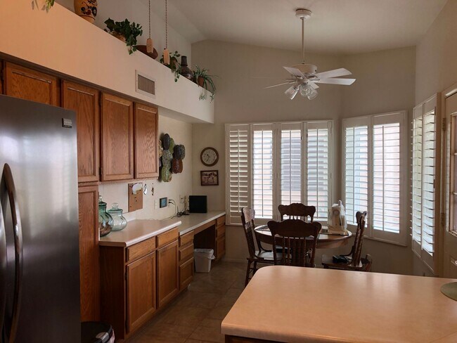 Building Photo - Welcome to this charming 2-bedroom, 2-bathroom home located in the desirable Leisure World a 45+ ...