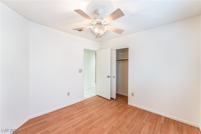 Building Photo - 5209 Velazco Ln