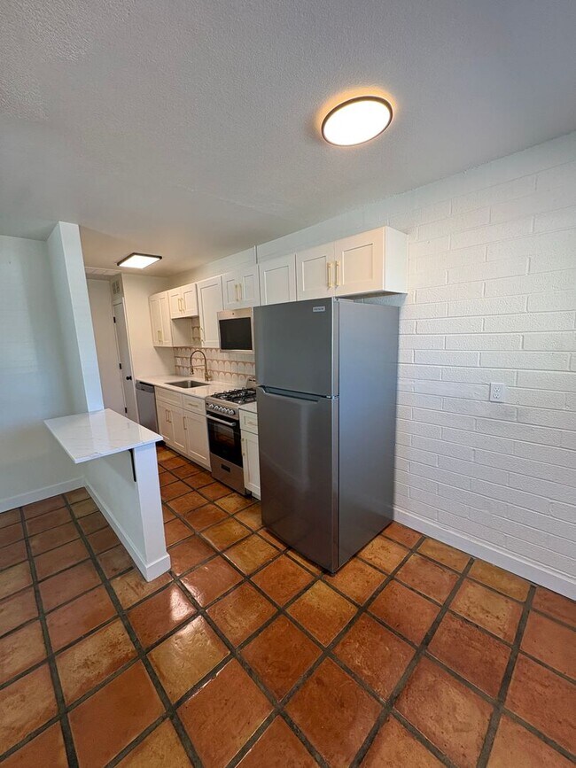 Building Photo - 817 S Melody Ln
