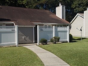 Building Photo - 1533 College Way