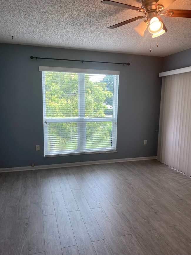 Building Photo - 610 Windrush Bay Dr