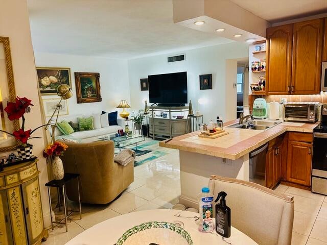 Building Photo - 1150 NW 30th Ct