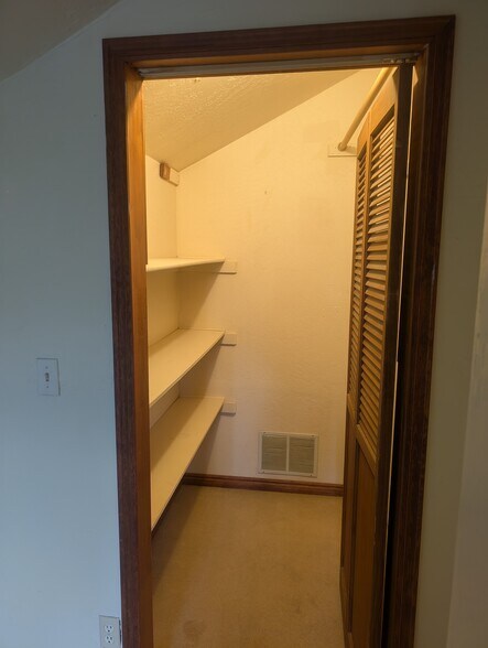 Building Photo - 2173 Sunrise Cir