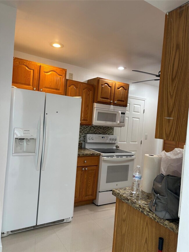 Building Photo - 5635 Grant St