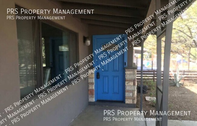 Building Photo - 603 E Solana Dr