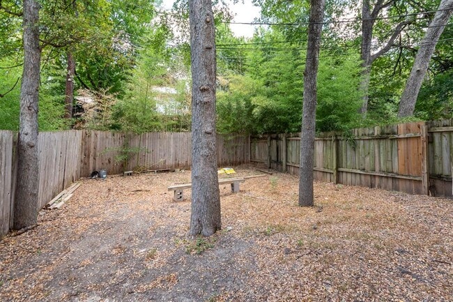 Building Photo - 1506 Rockdale Cir