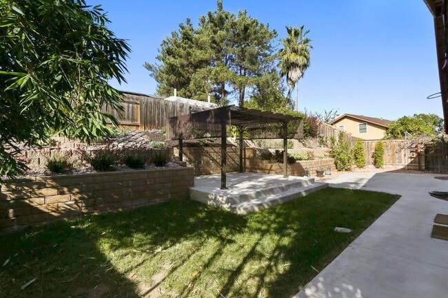 Building Photo - 17610 Hada Dr