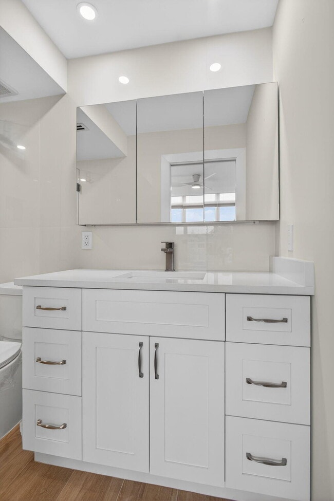 Building Photo - 3100 NE 48th Ct