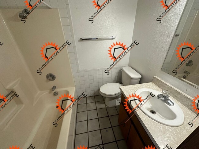 Building Photo - Month to month lease Furnished studio apartment. All bills paid!