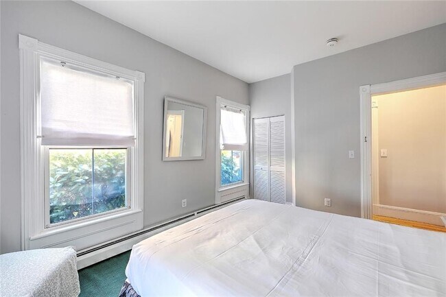 Building Photo - 13 Rhode Island Ave