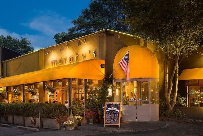 Building Photo - 961 E Rock Springs Rd NE