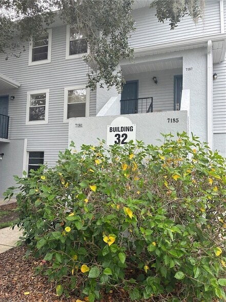 Building Photo - 7193 E Bank Dr