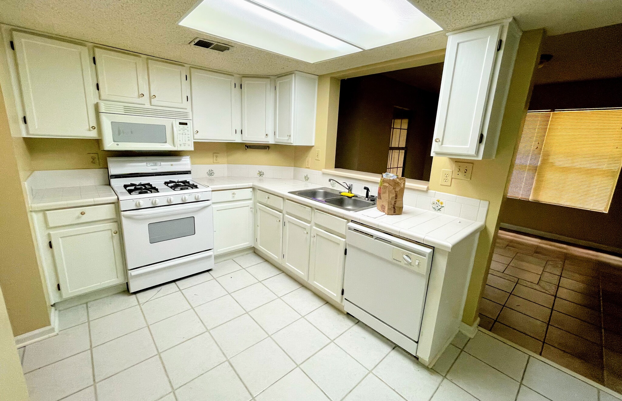 Kitchen View 1 - 7011 Somerset Cir