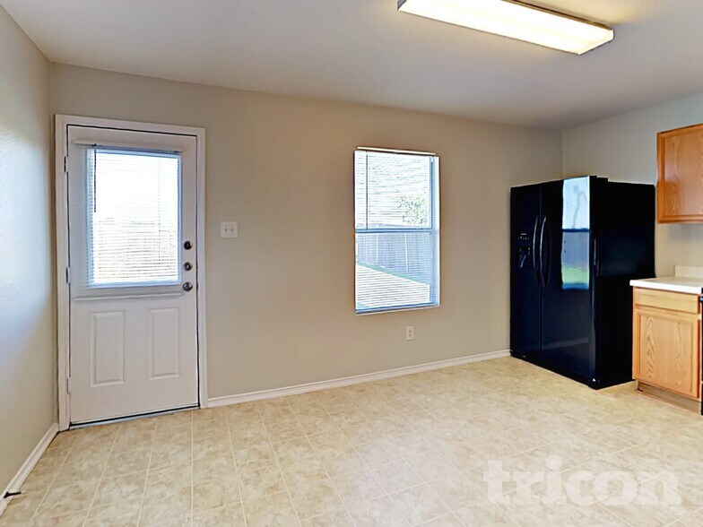 Building Photo - 2513 Thousand Oaks Dr