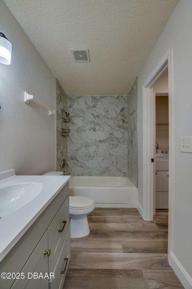 Building Photo - 1600 Big Tree Rd